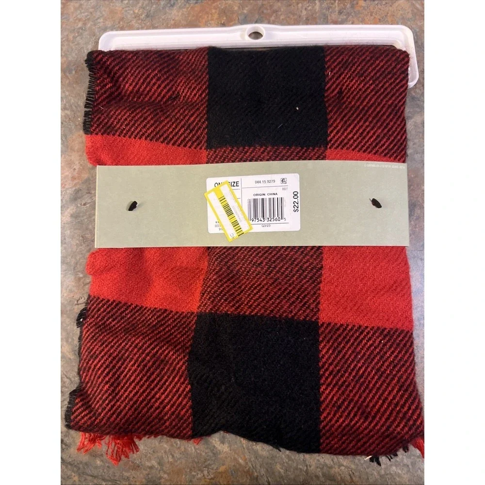 Goodfellow men's hat and scarf set, one size buffalo plaid/black NWT 27614